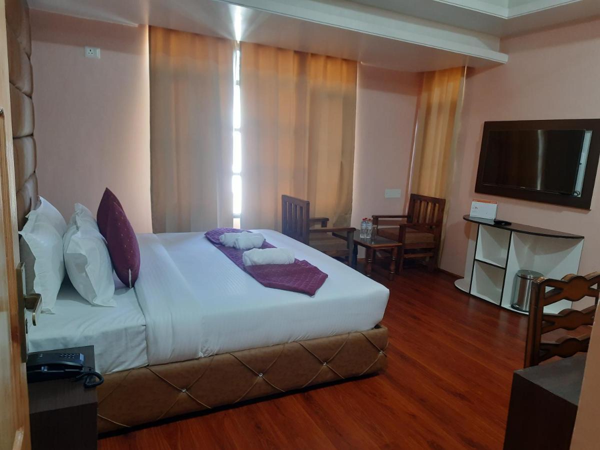 Отель Fair Mount, Airport Road, Humhama Srinagar Экстерьер фото