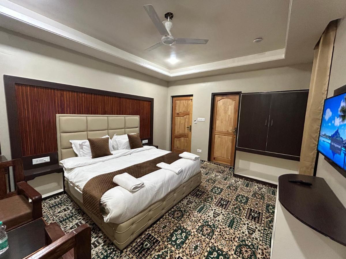 Отель Fair Mount, Airport Road, Humhama Srinagar Номер фото