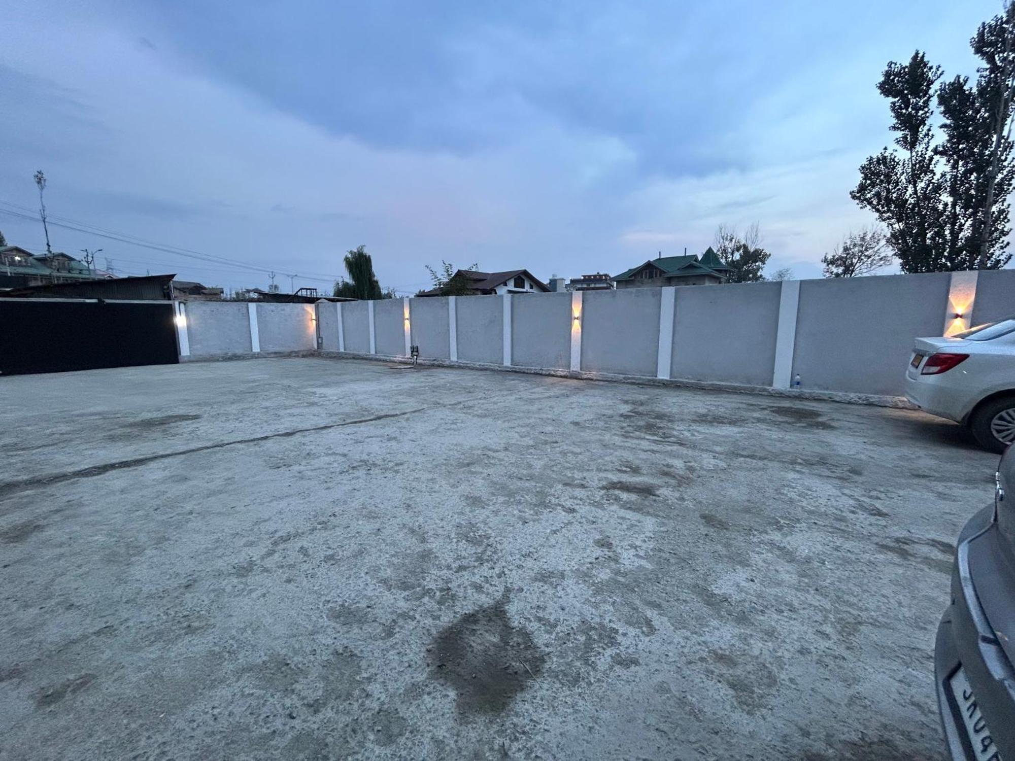 Отель Fair Mount, Airport Road, Humhama Srinagar Экстерьер фото