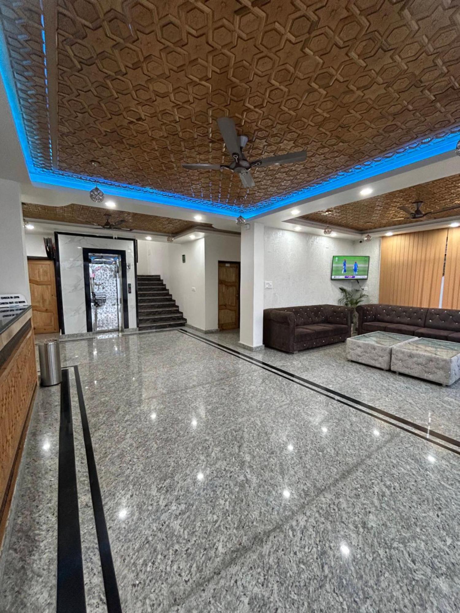 Отель Fair Mount, Airport Road, Humhama Srinagar Экстерьер фото