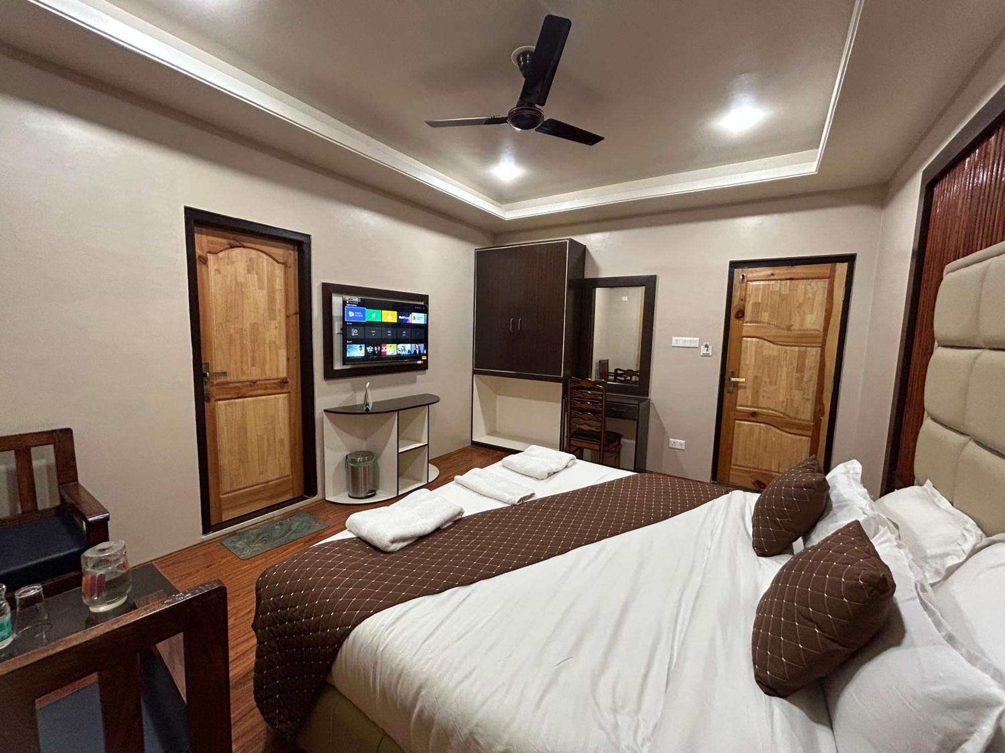 Отель Fair Mount, Airport Road, Humhama Srinagar Экстерьер фото