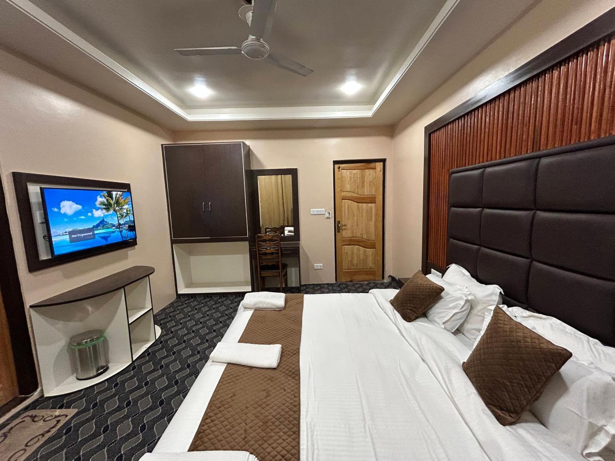 Отель Fair Mount, Airport Road, Humhama Srinagar Номер фото
