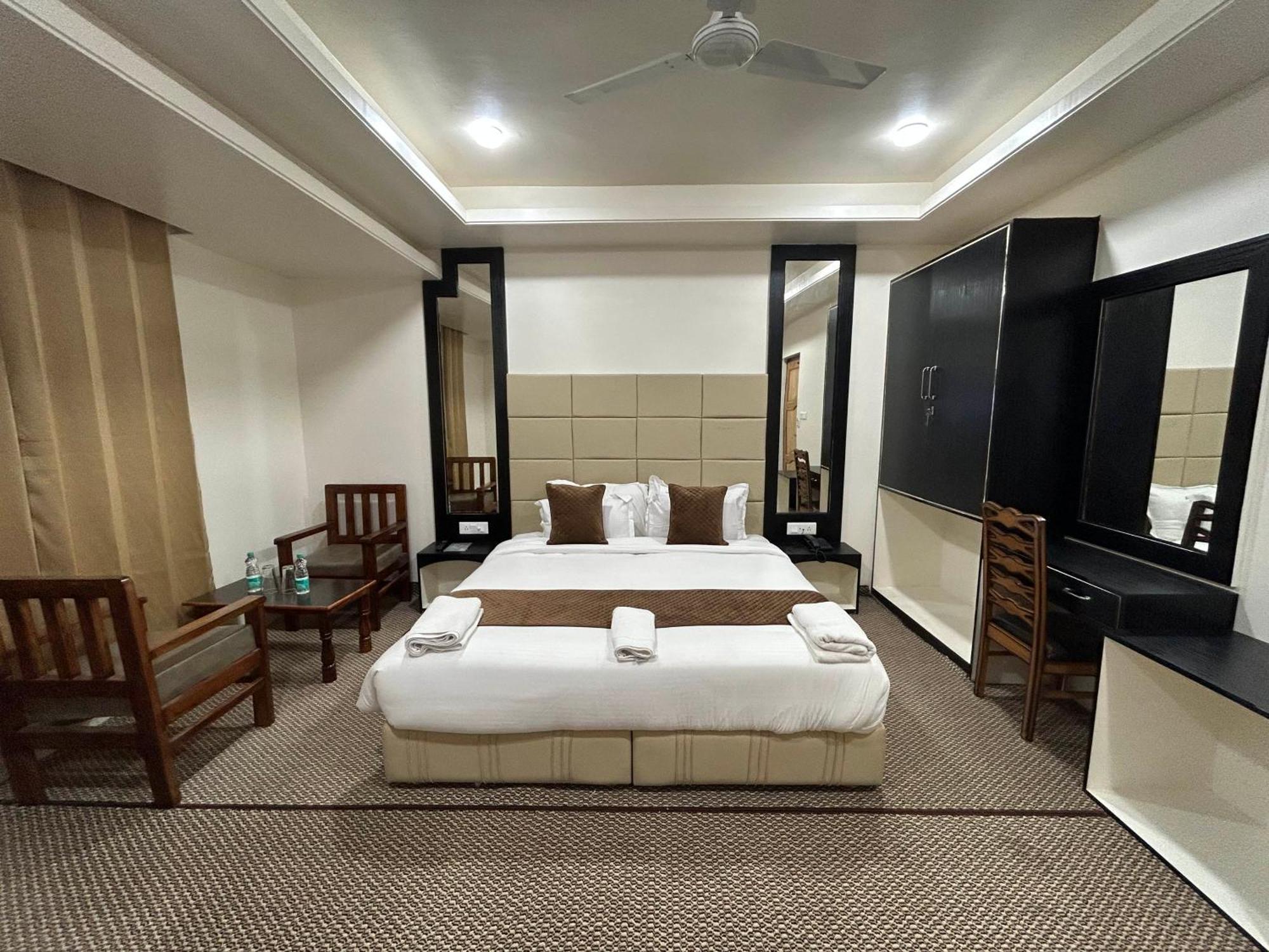 Отель Fair Mount, Airport Road, Humhama Srinagar Номер фото